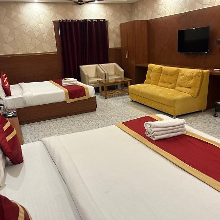 Royal Heritage Hotel & Resort Ayodhya Luaran gambar