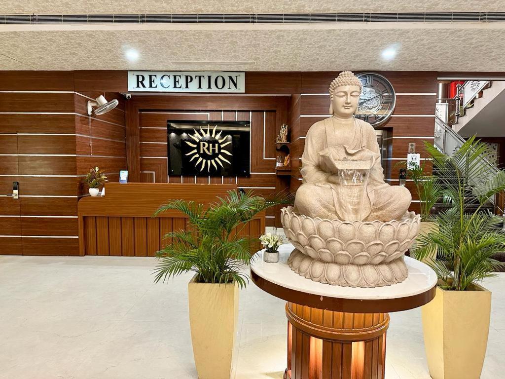 Royal Heritage Hotel & Resort Ayodhya Luaran gambar