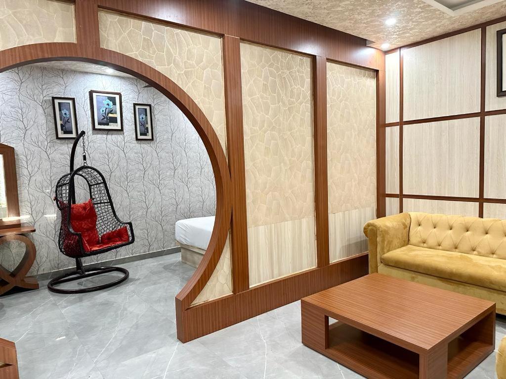 Royal Heritage Hotel & Resort Ayodhya Luaran gambar