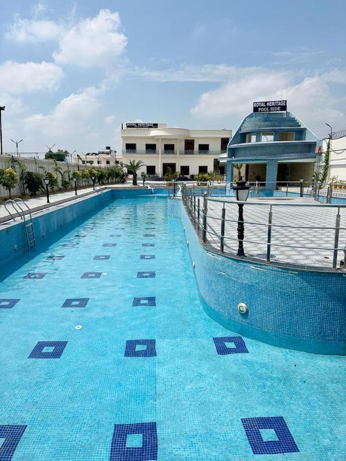 Royal Heritage Hotel & Resort Ayodhya Luaran gambar