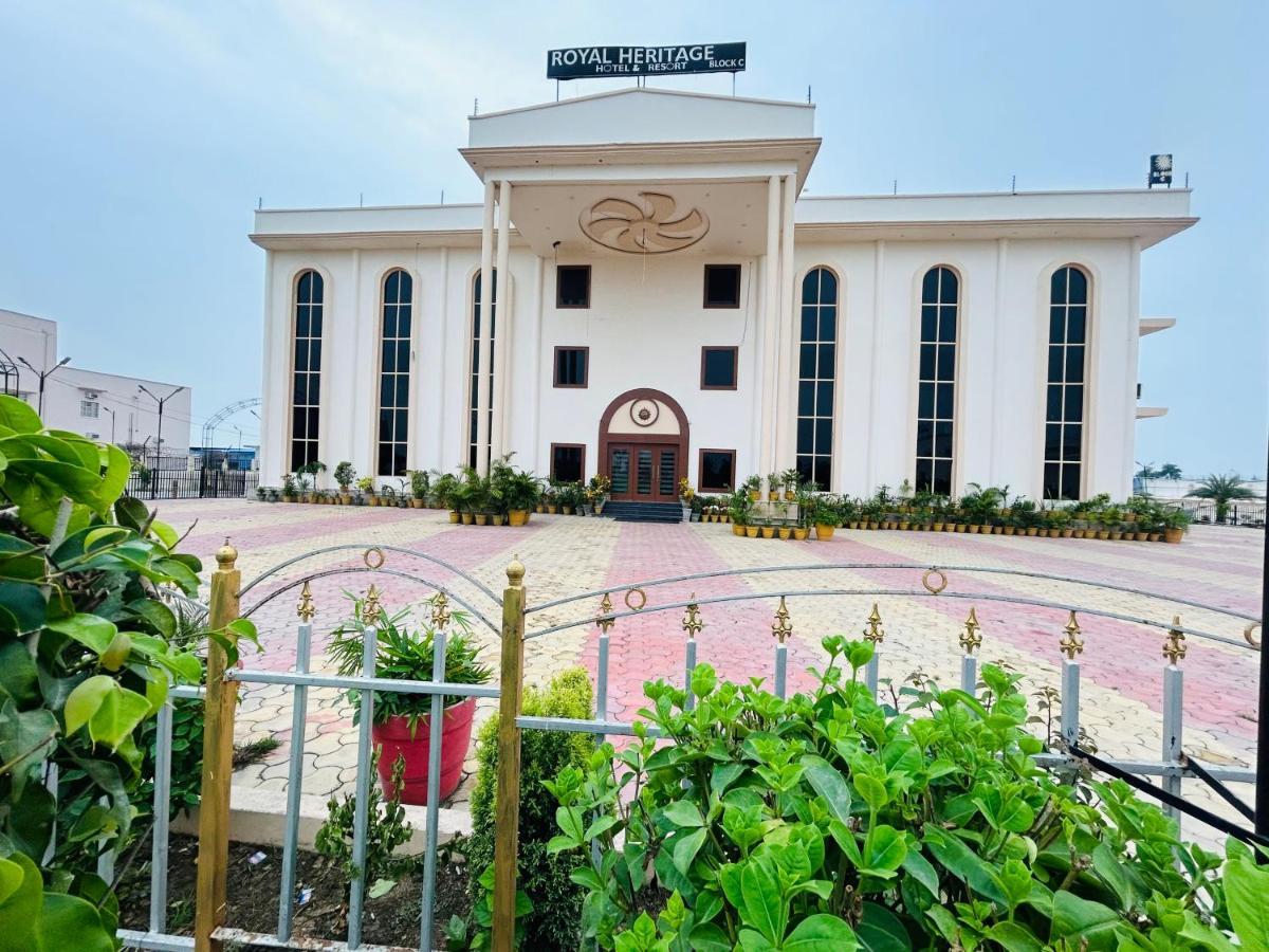 Royal Heritage Hotel & Resort Ayodhya Luaran gambar